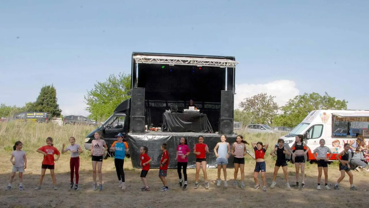 Caparroso celebra San Marcos con romer&iacute;a, reparto de 3.500 raciones de pan y queso y el popular Sotifest en El Sotillo. AMAYA LUQUI