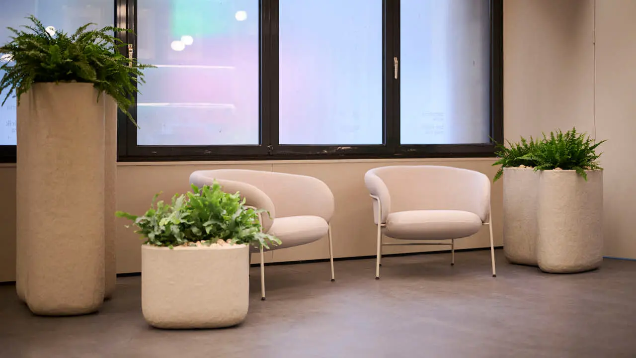 La Comisi&oacute;n de Presidencia del Ayuntamiento de Pamplona visita la Oficina de Turismo de la calle San Saturnino, donde desde principios de a&ntilde;o se est&aacute;n llevando a cabo unas obras de reforma de su espacio interior. PABLO LASAOSA