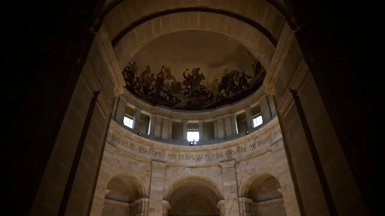 La Gerencia y la Comisi&oacute;n de Urbanismo visitan el Monumento a los Ca&iacute;dos. PABLO LASAOSA
