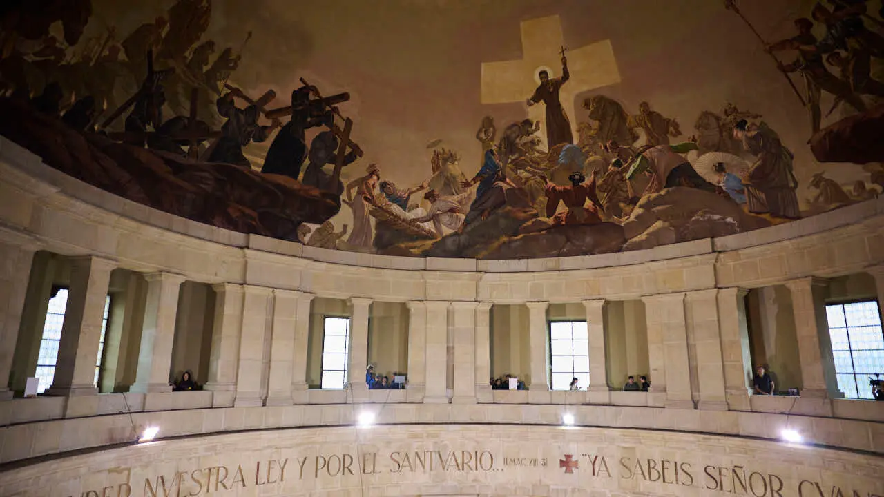 La Gerencia y la Comisi&oacute;n de Urbanismo visitan el Monumento a los Ca&iacute;dos. PABLO LASAOSA