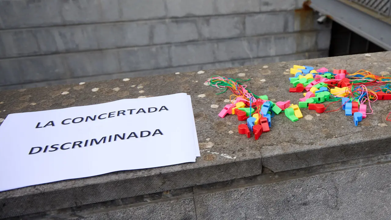 La Federaci&oacute;n de Servicios P&uacute;blicos de UGT Navarra y SEPNA convocan una concentraci&oacute;n para rechazar el cierre de catorce aulas de Educaci&oacute;n Concertada de Educaci&oacute;n Infantil. NAVARRA.COM