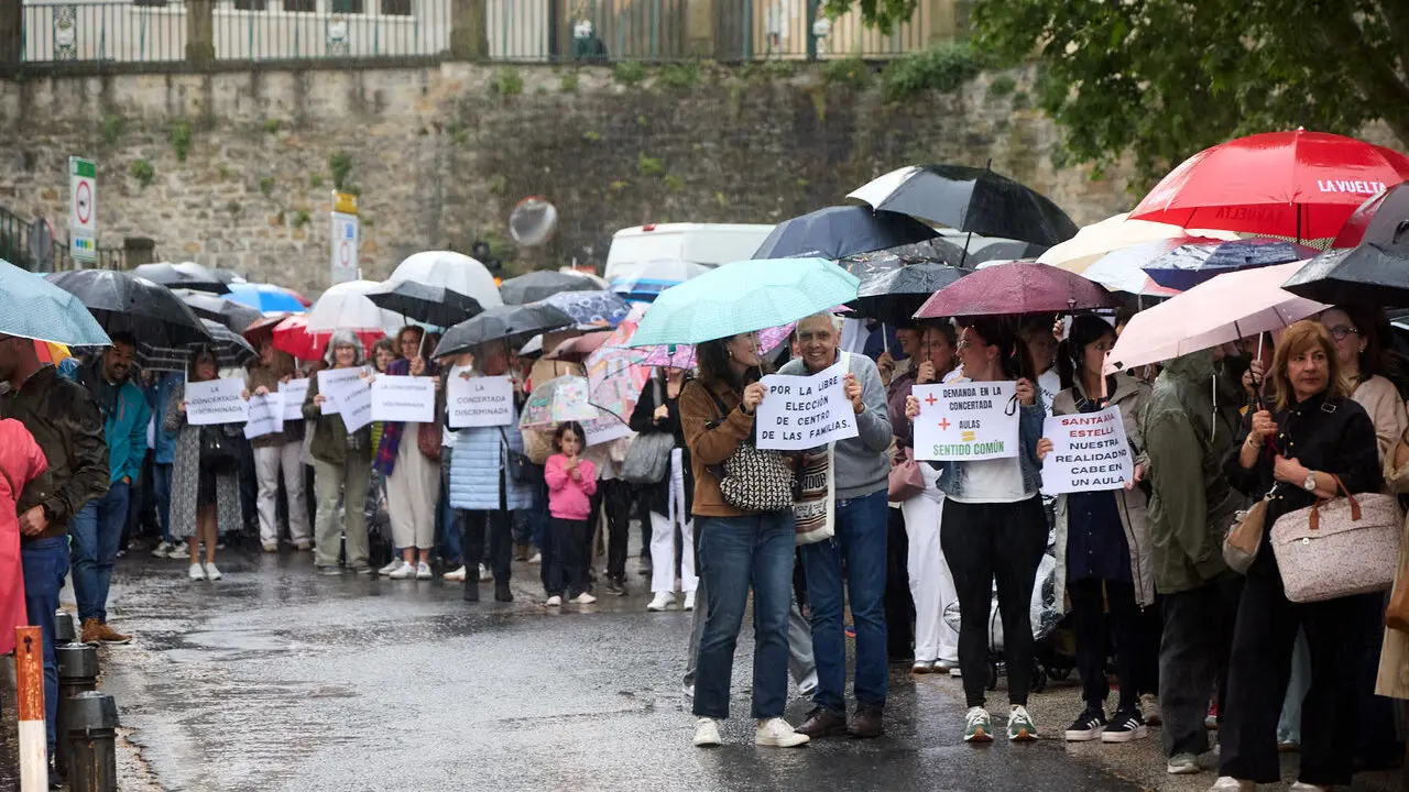 La Federaci&oacute;n de Servicios P&uacute;blicos de UGT Navarra y SEPNA convocan una concentraci&oacute;n para rechazar el cierre de catorce aulas de Educaci&oacute;n Concertada de Educaci&oacute;n Infantil. NAVARRA.COM