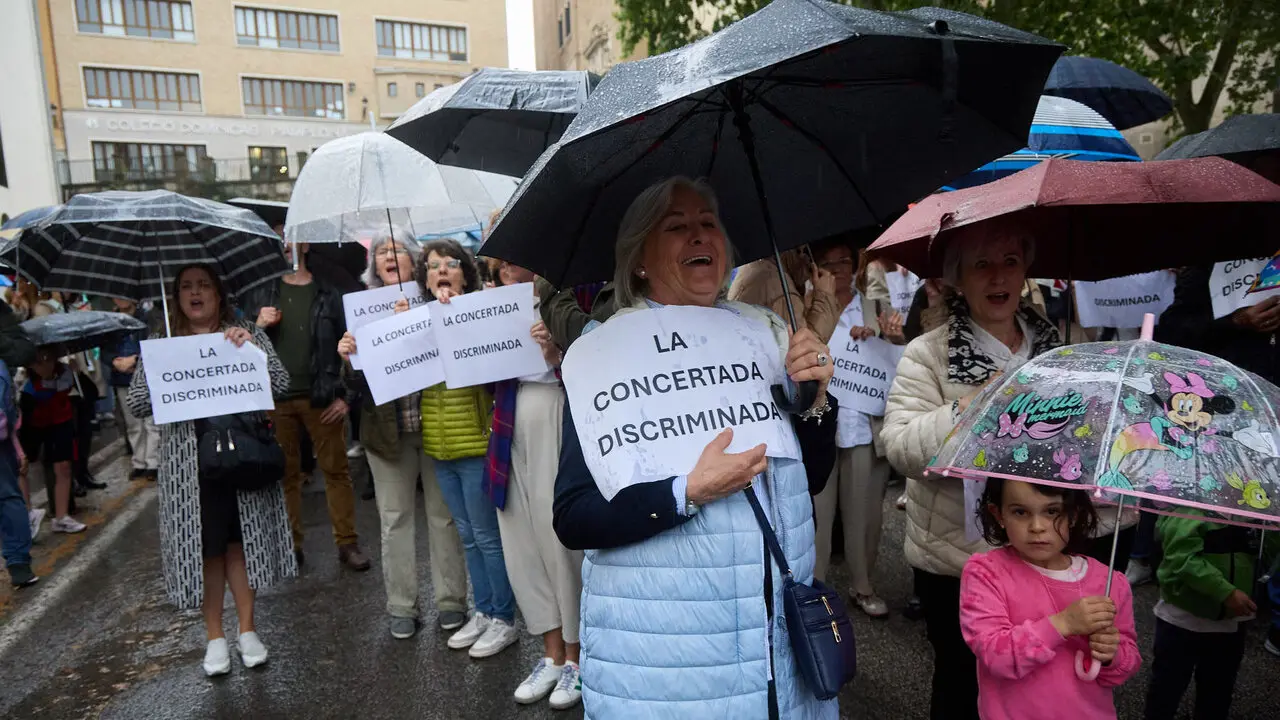 La Federaci&oacute;n de Servicios P&uacute;blicos de UGT Navarra y SEPNA convocan una concentraci&oacute;n para rechazar el cierre de catorce aulas de Educaci&oacute;n Concertada de Educaci&oacute;n Infantil. NAVARRA.COM