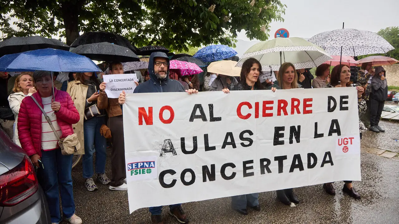 La Federaci&oacute;n de Servicios P&uacute;blicos de UGT Navarra y SEPNA convocan una concentraci&oacute;n para rechazar el cierre de catorce aulas de Educaci&oacute;n Concertada de Educaci&oacute;n Infantil. NAVARRA.COM