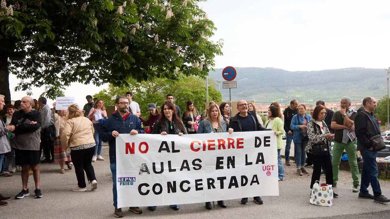 La Federaci&oacute;n de Servicios P&uacute;blicos de UGT Navarra y SEPNA convocan una concentraci&oacute;n para rechazar el cierre de catorce aulas de Educaci&oacute;n Concertada de Educaci&oacute;n Infantil. NAVARRA.COM