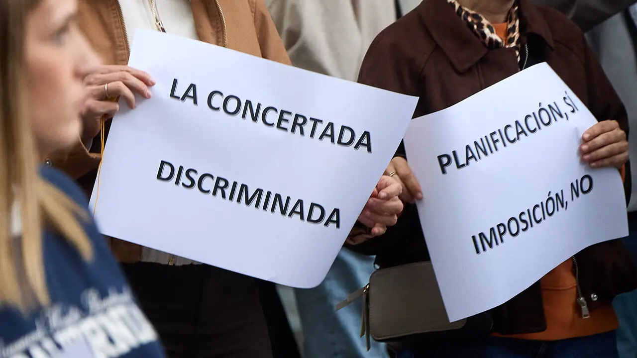 La Federaci&oacute;n de Servicios P&uacute;blicos de UGT Navarra y SEPNA convocan una concentraci&oacute;n para rechazar el cierre de catorce aulas de Educaci&oacute;n Concertada de Educaci&oacute;n Infantil. NAVARRA.COM