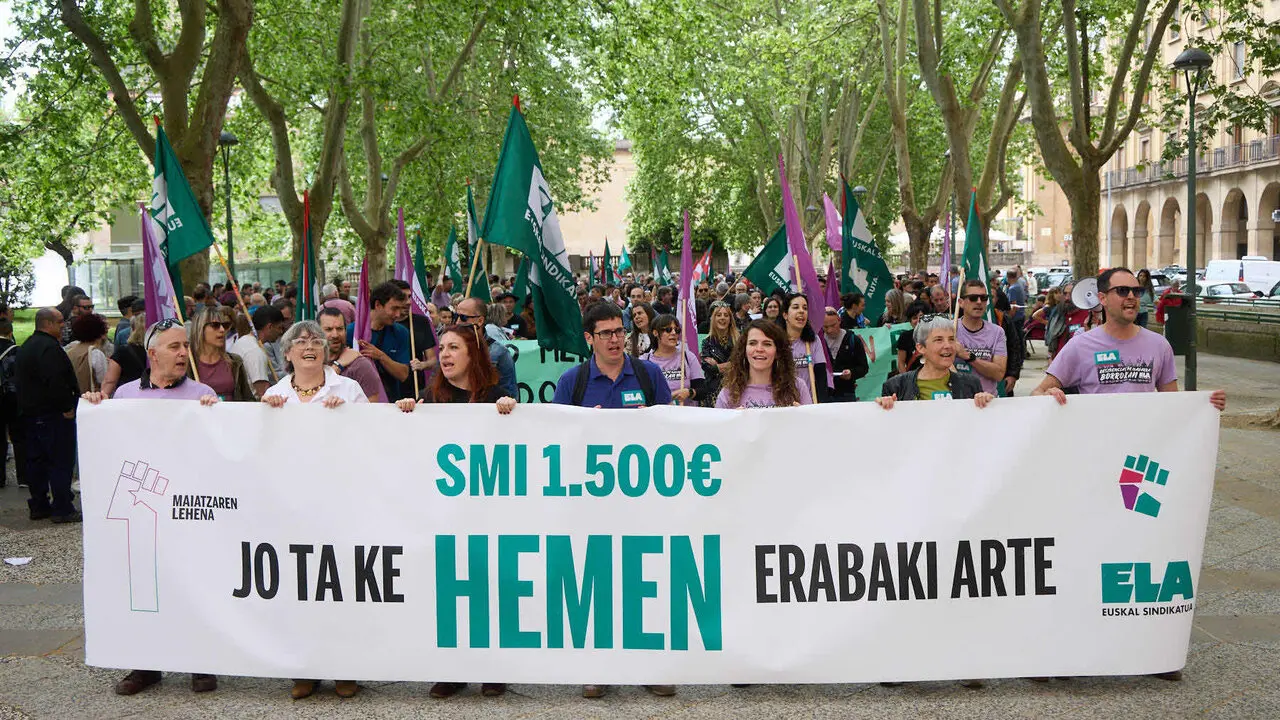 Manifestaci&oacute;n del sindicato ELA con motivo del Primero de Mayo. NAVARRA.COM