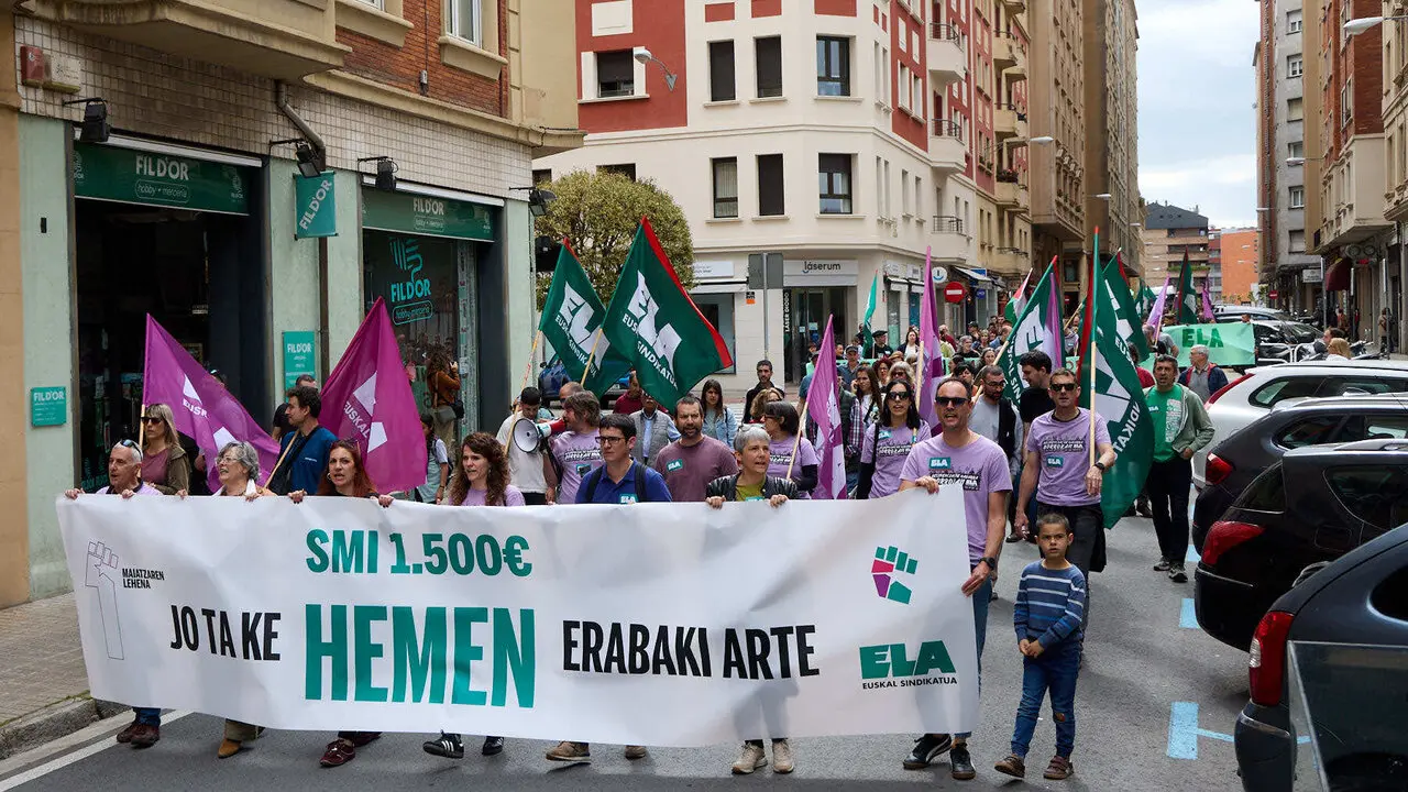 Manifestaci&oacute;n del sindicato ELA con motivo del Primero de Mayo. NAVARRA.COM