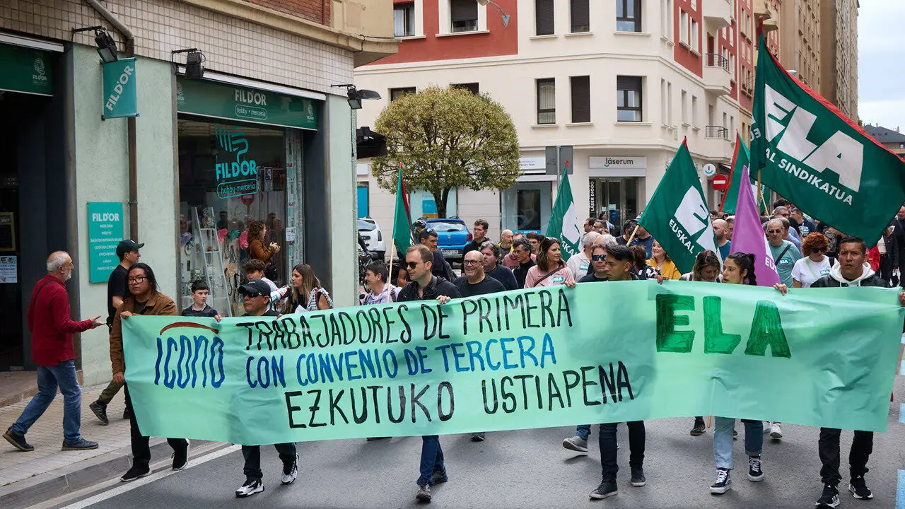 Manifestaci&oacute;n del sindicato ELA con motivo del Primero de Mayo. NAVARRA.COM