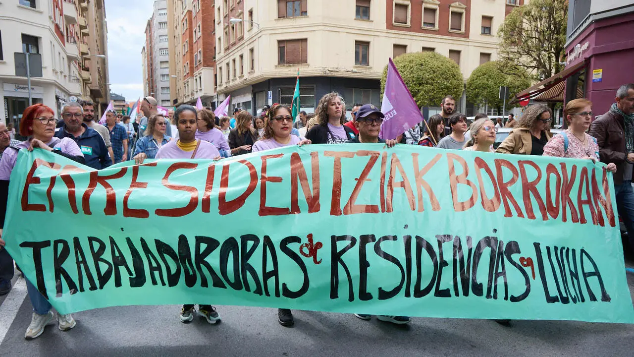 Manifestaci&oacute;n del sindicato ELA con motivo del Primero de Mayo. NAVARRA.COM