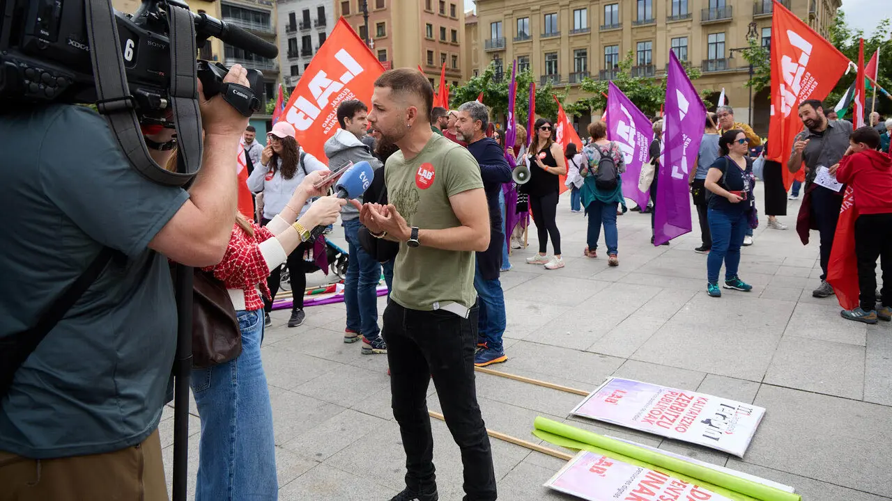 Manifestaci&oacute;n del sindicato LAB con motivo del Primero de Mayo. NAVARRA.COM