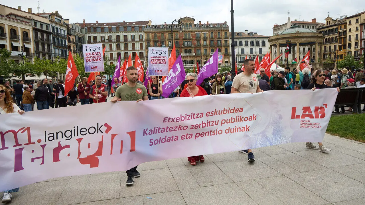 Manifestaci&oacute;n del sindicato LAB con motivo del Primero de Mayo. NAVARRA.COM