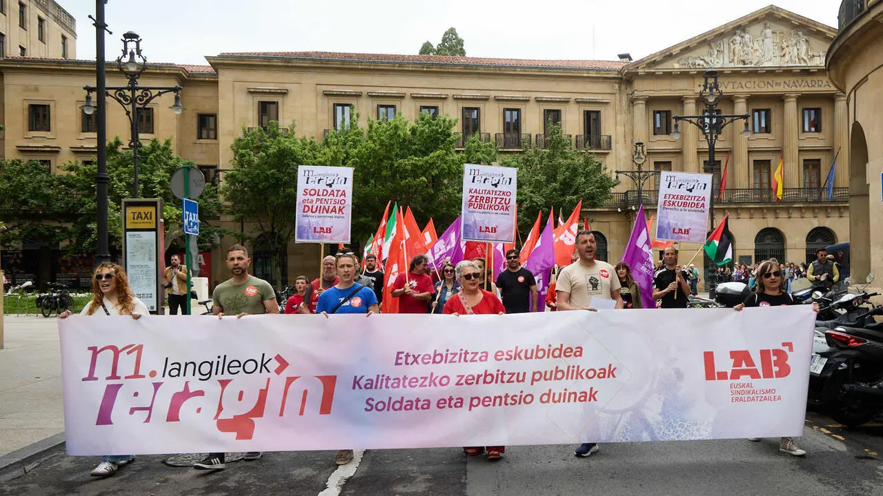 Manifestaci&oacute;n del sindicato LAB con motivo del Primero de Mayo. NAVARRA.COM