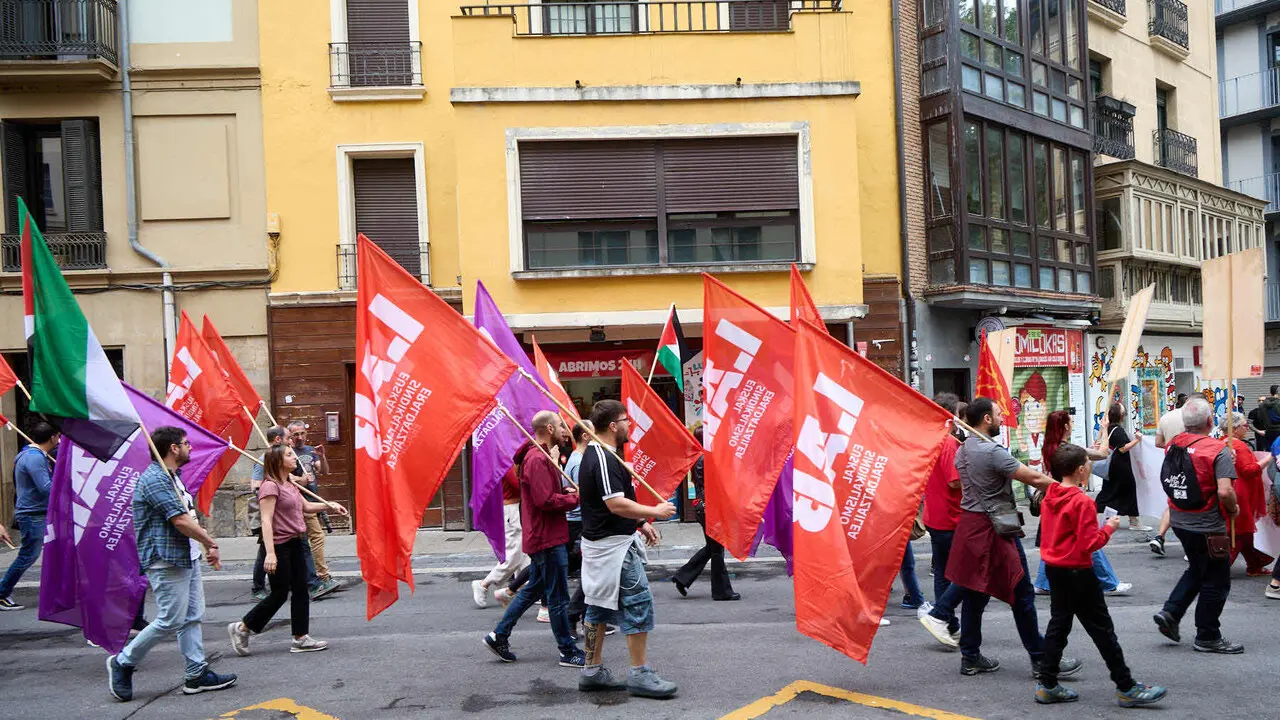 Manifestaci&oacute;n del sindicato LAB con motivo del Primero de Mayo. NAVARRA.COM