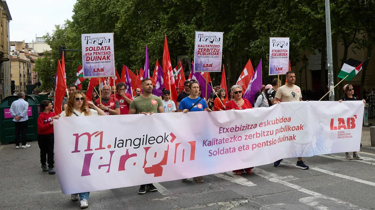 Manifestaci&oacute;n del sindicato LAB con motivo del Primero de Mayo. NAVARRA.COM