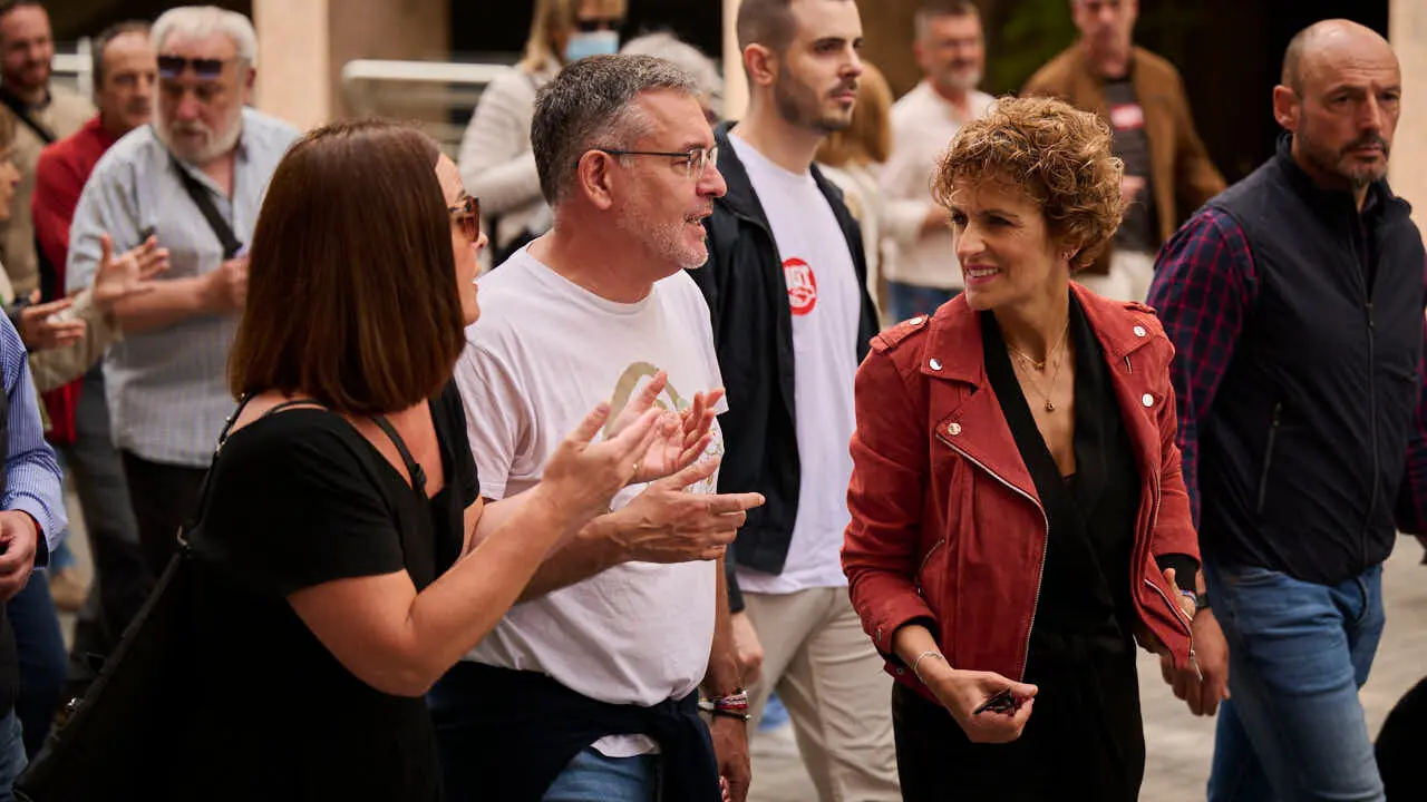 UGT y CCOO se manifiestan con motivo del Primero de Mayo bajo el lema 'Derechos, no trincheras. Salarios, vivienda y democracia'. PABLO LASAOSA