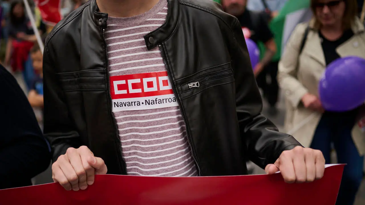 UGT y CCOO se manifiestan con motivo del Primero de Mayo bajo el lema 'Derechos, no trincheras. Salarios, vivienda y democracia'. PABLO LASAOSA