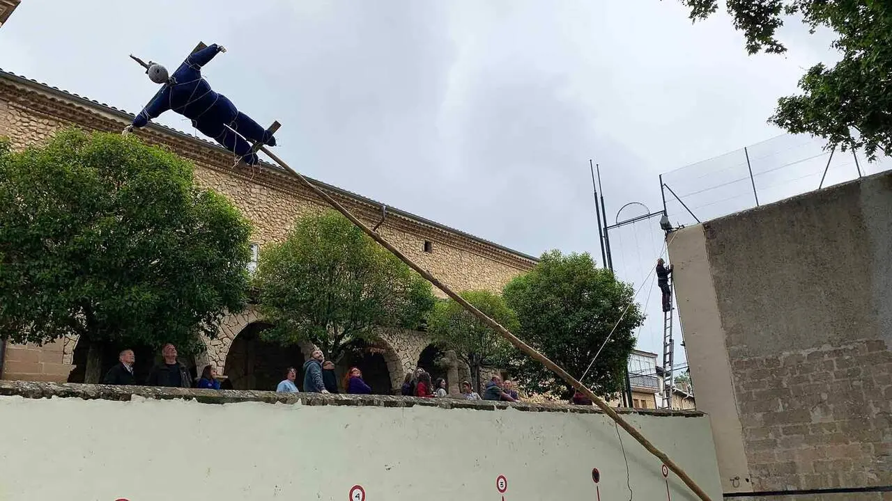 Murieta celebra la fiesta del 'mayo' con una chistorrada popular. Navarra.com
