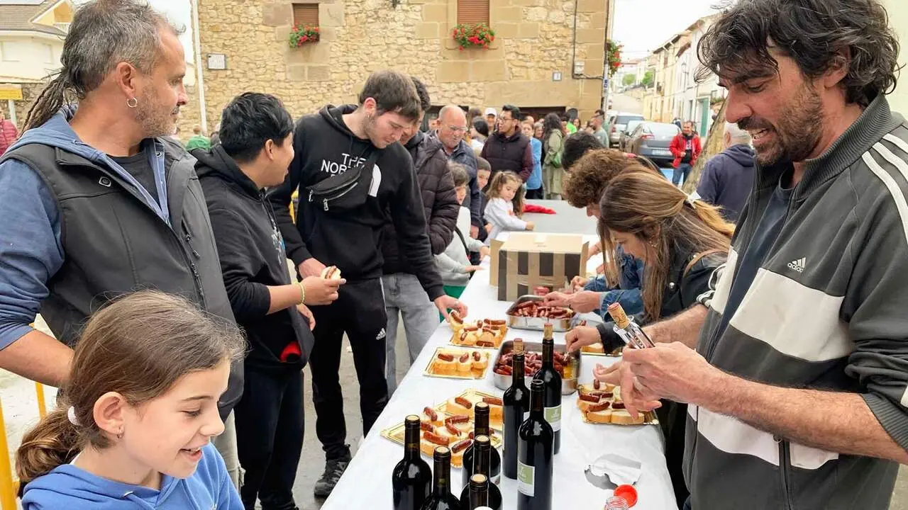 Murieta celebra la fiesta del 'mayo' con una chistorrada popular. Navarra.com