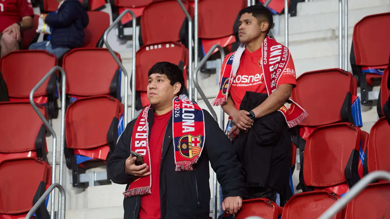 La grada del estadio de El Sadar durante el partido de La Liga EA Sports entre CA Osasuna y FC Barcelona disputado en Pamplona. I&Ntilde;IGO ALZUGARAY