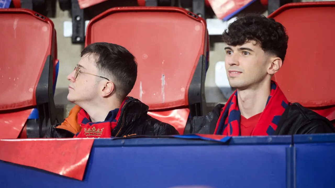La grada del estadio de El Sadar durante el partido de La Liga EA Sports entre CA Osasuna y FC Barcelona disputado en Pamplona. I&Ntilde;IGO ALZUGARAY