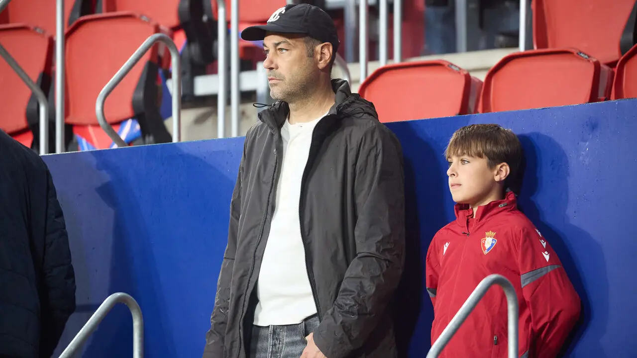 La grada del estadio de El Sadar durante el partido de La Liga EA Sports entre CA Osasuna y FC Barcelona disputado en Pamplona. I&Ntilde;IGO ALZUGARAY