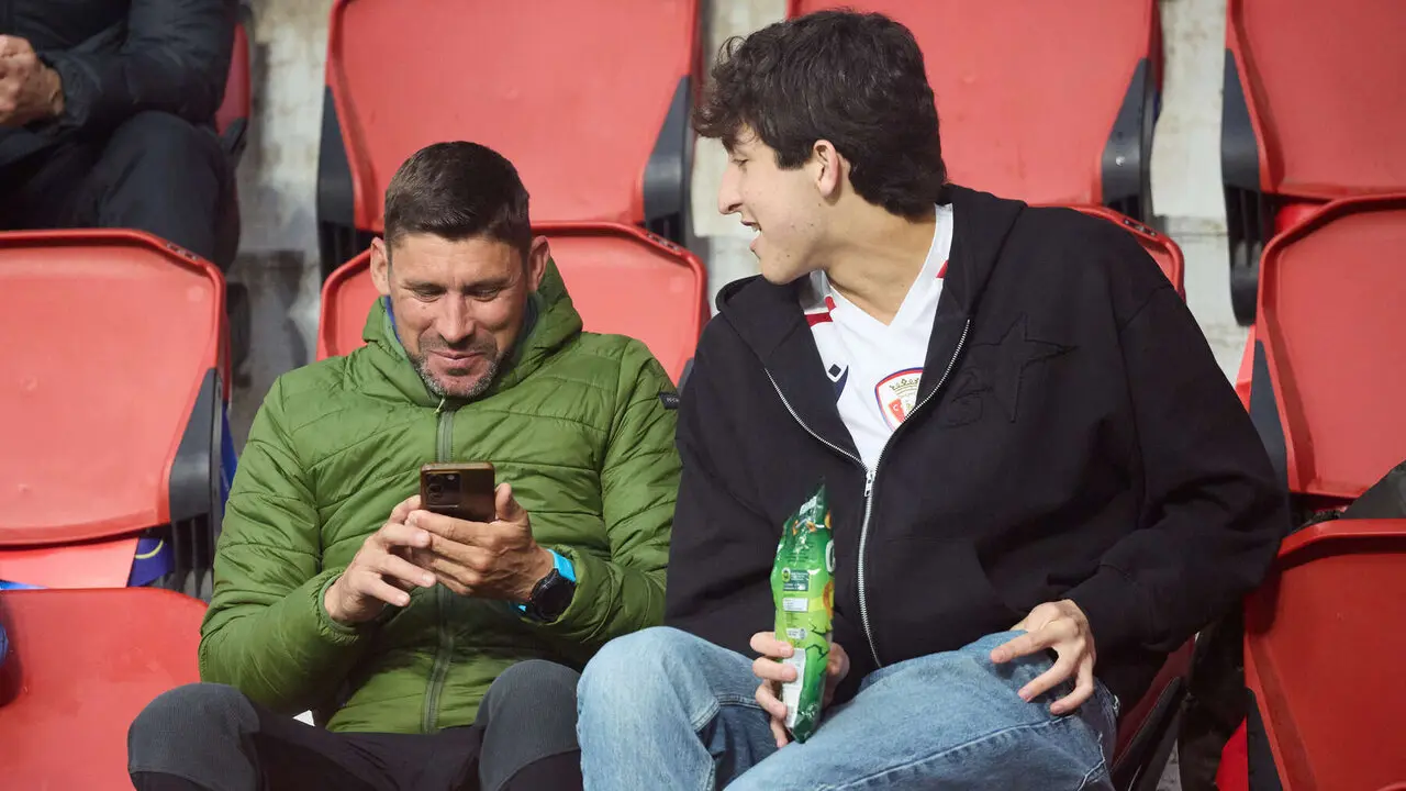 La grada del estadio de El Sadar durante el partido de La Liga EA Sports entre CA Osasuna y FC Barcelona disputado en Pamplona. I&Ntilde;IGO ALZUGARAY