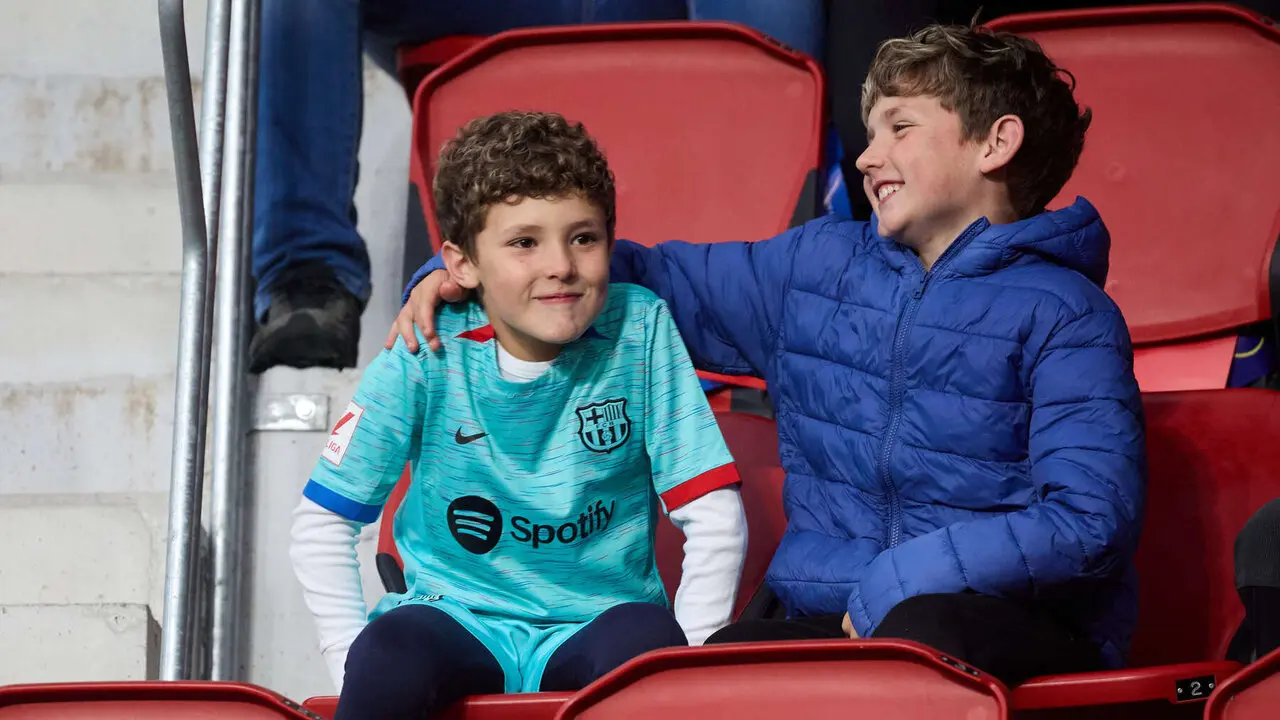 La grada del estadio de El Sadar durante el partido de La Liga EA Sports entre CA Osasuna y FC Barcelona disputado en Pamplona. I&Ntilde;IGO ALZUGARAY