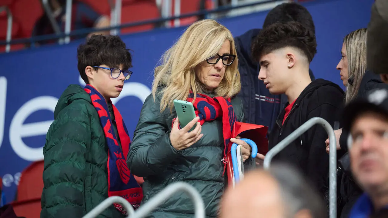 La grada del estadio de El Sadar durante el partido de La Liga EA Sports entre CA Osasuna y FC Barcelona disputado en Pamplona. I&Ntilde;IGO ALZUGARAY