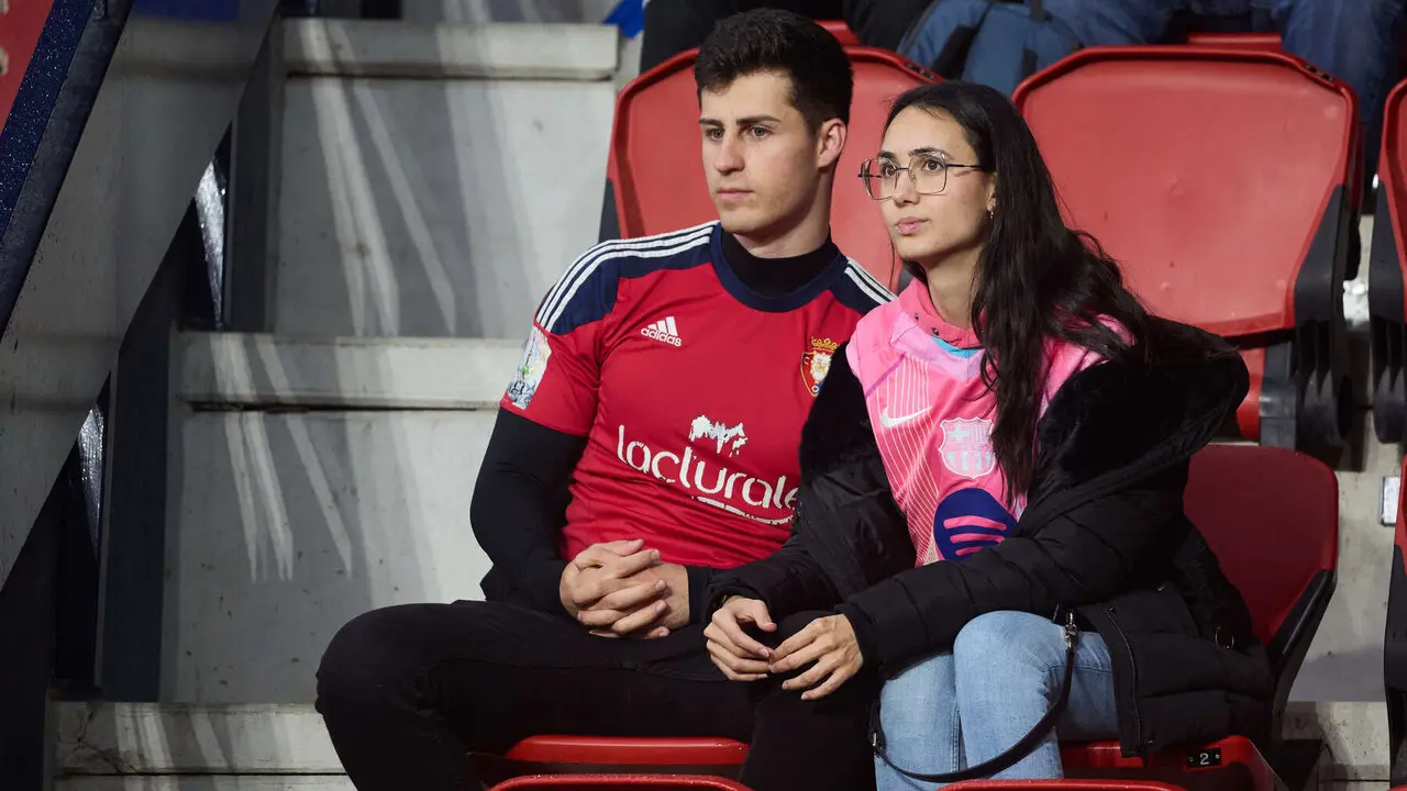 La grada del estadio de El Sadar durante el partido de La Liga EA Sports entre CA Osasuna y FC Barcelona disputado en Pamplona. I&Ntilde;IGO ALZUGARAY