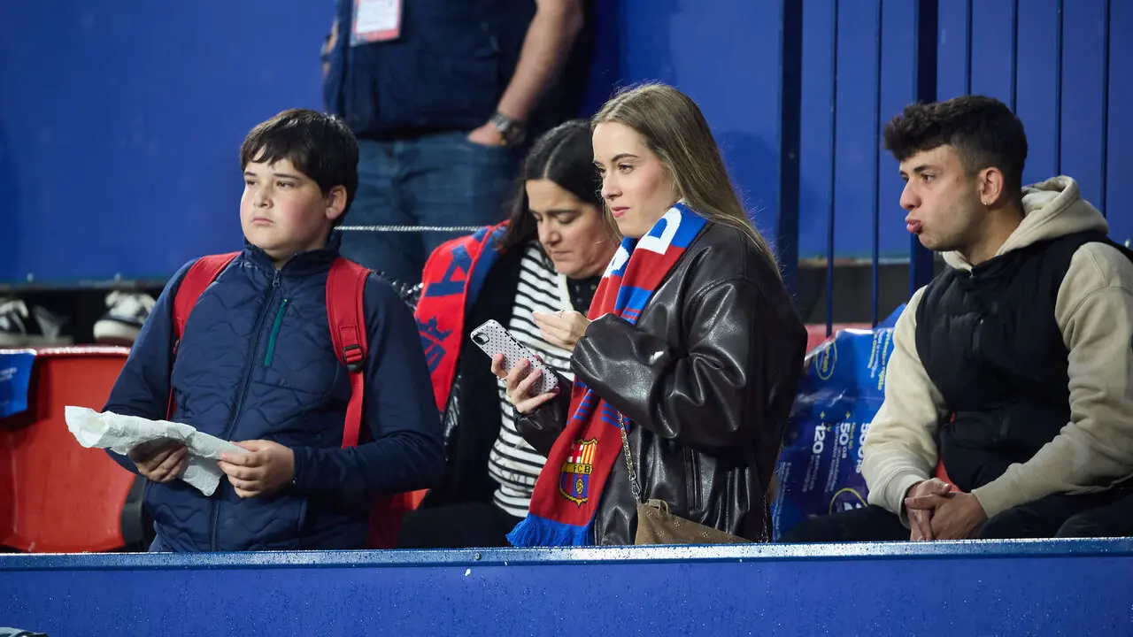 La grada del estadio de El Sadar durante el partido de La Liga EA Sports entre CA Osasuna y FC Barcelona disputado en Pamplona. I&Ntilde;IGO ALZUGARAY