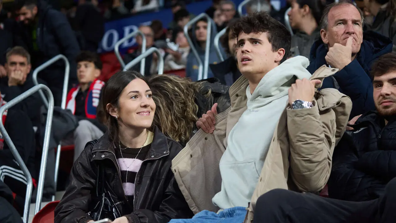 La grada del estadio de El Sadar durante el partido de La Liga EA Sports entre CA Osasuna y FC Barcelona disputado en Pamplona. I&Ntilde;IGO ALZUGARAY