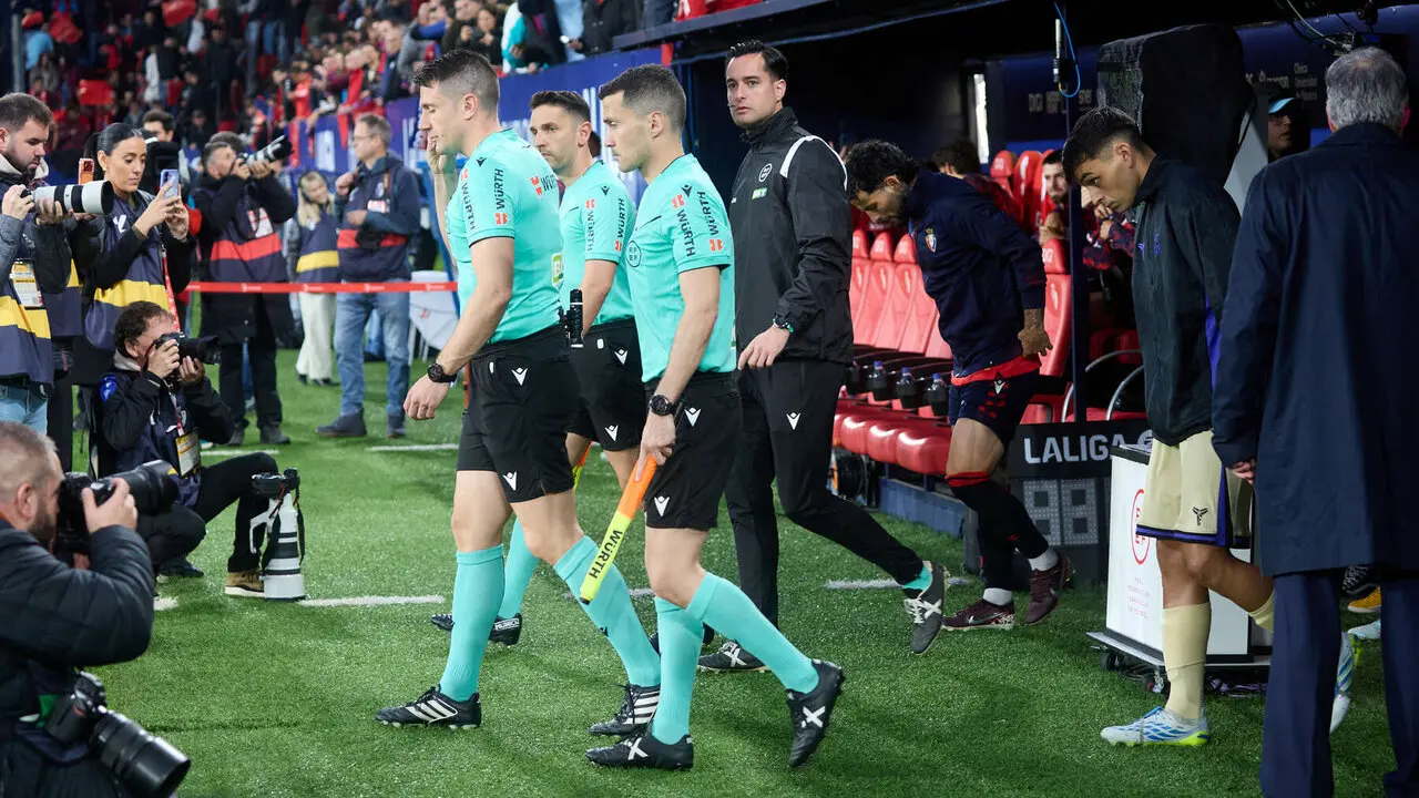 Partido de La Liga EA Sports entre CA Osasuna y FC Barcelona disputado en el estadio de El Sadar en Pamplona. I&Ntilde;IGO ALZUGARAY