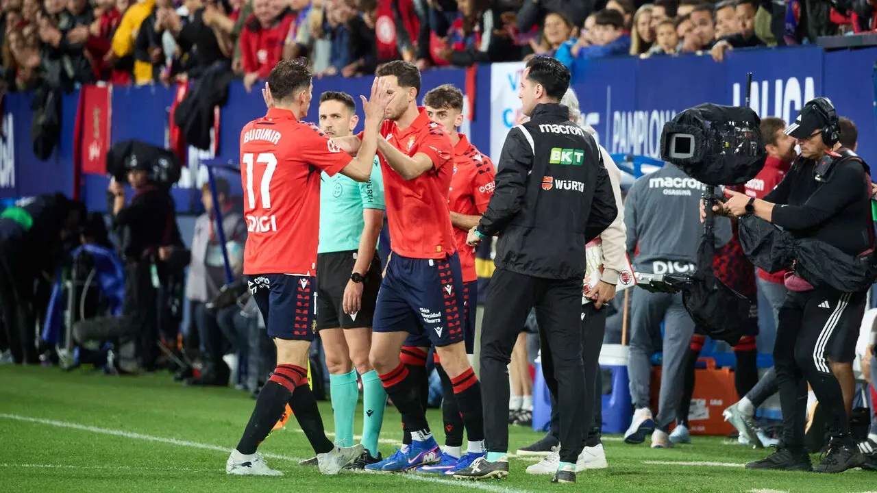 Partido de La Liga EA Sports entre CA Osasuna y FC Barcelona disputado en el estadio de El Sadar en Pamplona. I&Ntilde;IGO ALZUGARAY