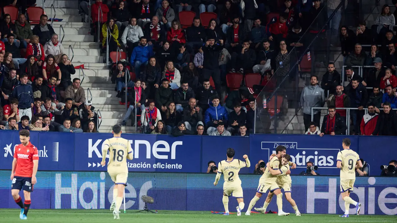 Partido de La Liga EA Sports entre CA Osasuna y FC Barcelona disputado en el estadio de El Sadar en Pamplona. I&Ntilde;IGO ALZUGARAY