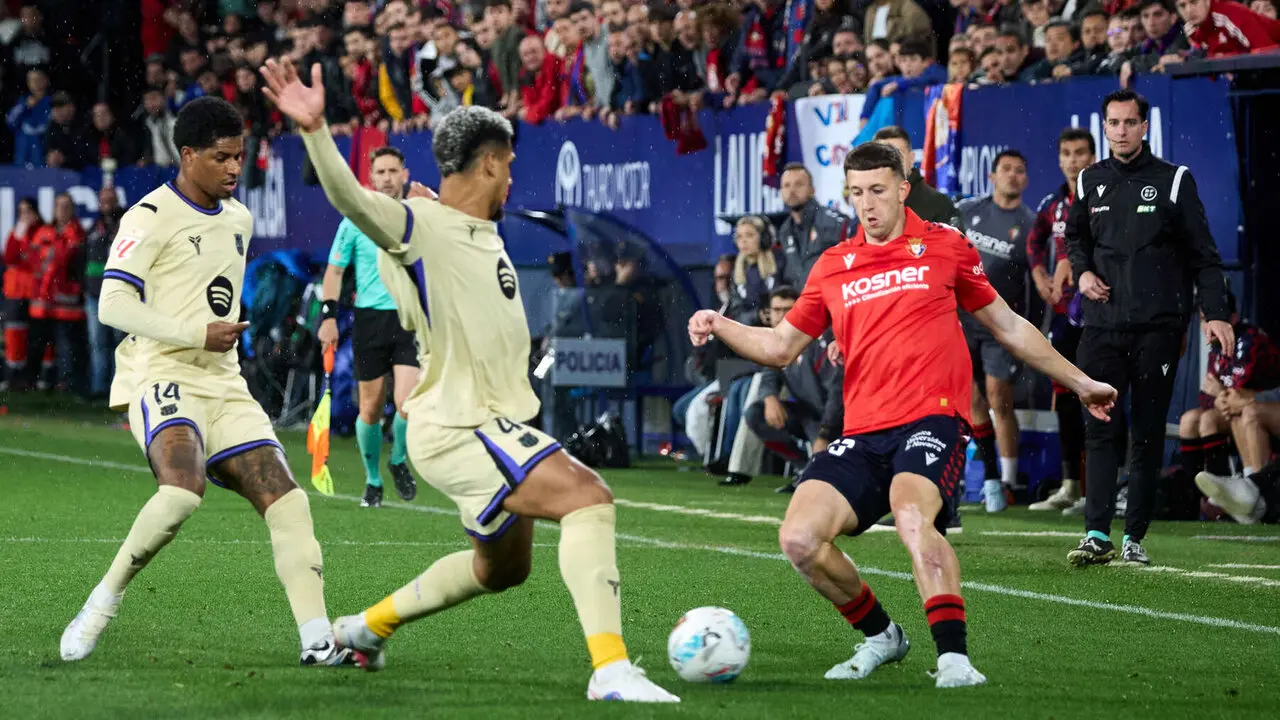 Partido de La Liga EA Sports entre CA Osasuna y FC Barcelona disputado en el estadio de El Sadar en Pamplona. I&Ntilde;IGO ALZUGARAY