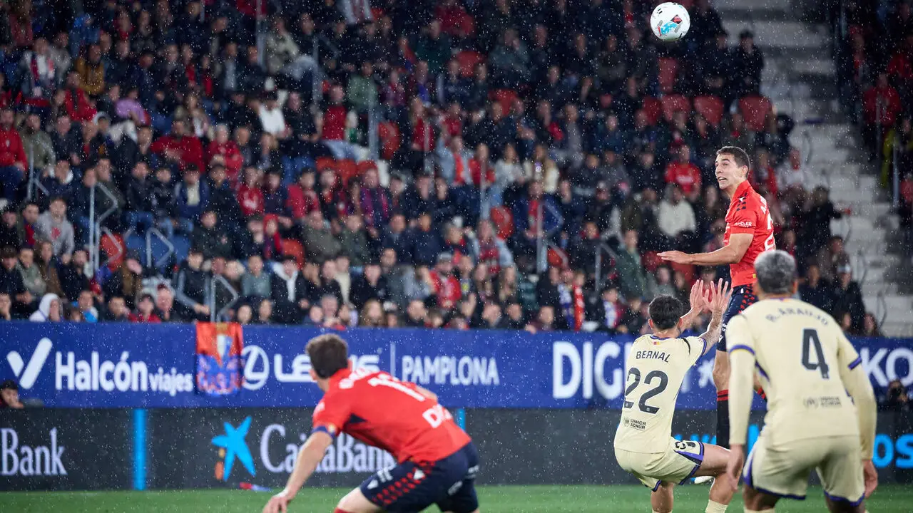 Partido de La Liga EA Sports entre CA Osasuna y FC Barcelona disputado en el estadio de El Sadar en Pamplona. I&Ntilde;IGO ALZUGARAY