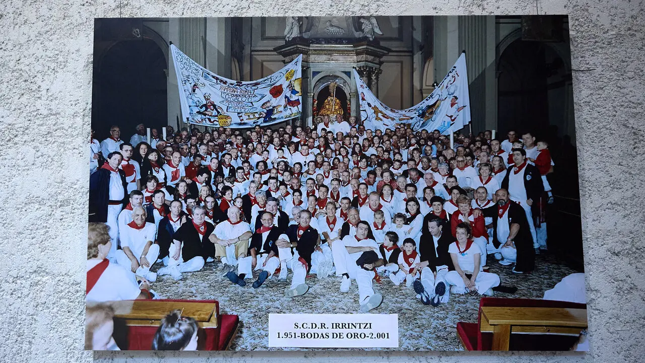Exposici&oacute;n fotogr&aacute;fica de la Pe&ntilde;a Irrintzi en el Palacio Condestable de Pamplona con motivo de su 75 aniversario. I&Ntilde;IGO ALZUGARAY