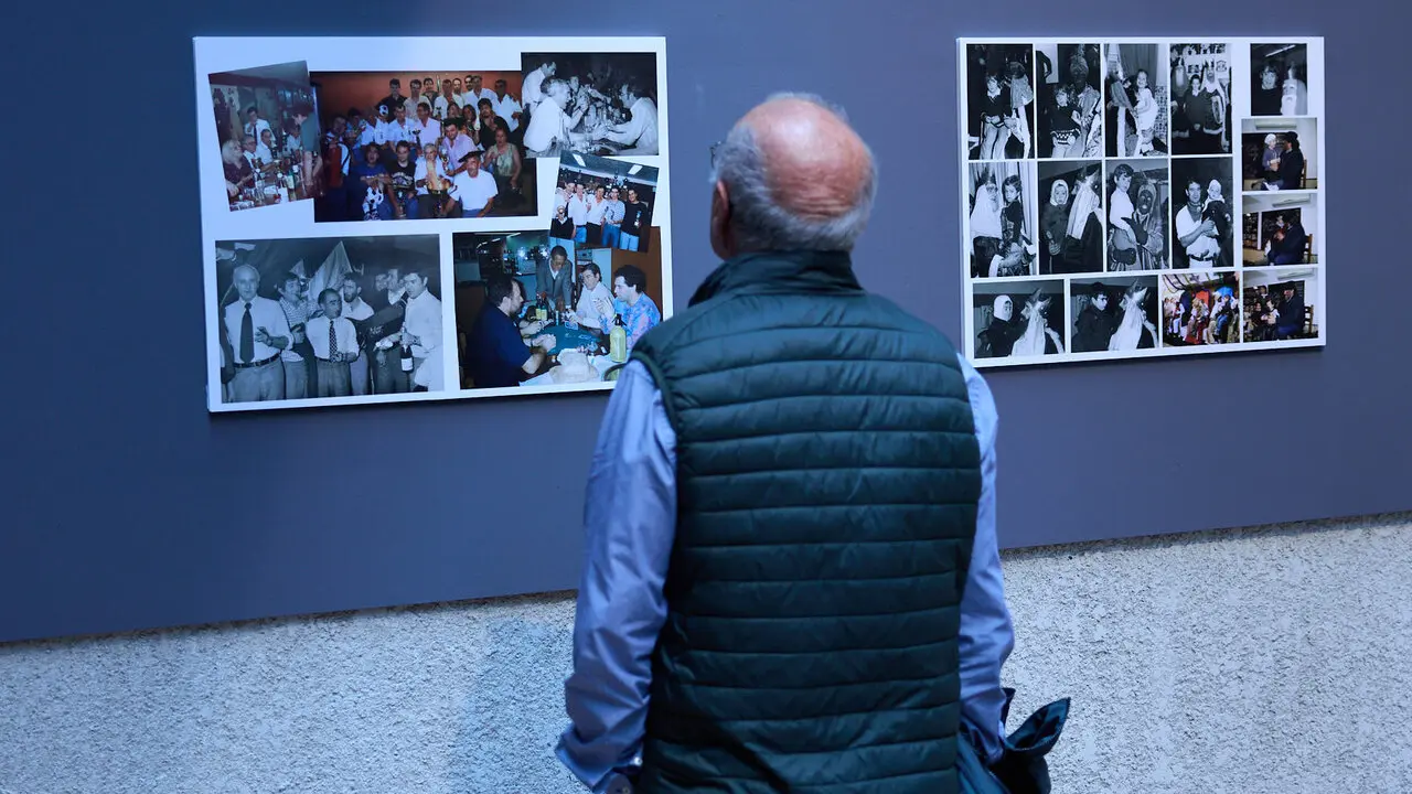 Exposici&oacute;n fotogr&aacute;fica de la Pe&ntilde;a Irrintzi en el Palacio Condestable de Pamplona con motivo de su 75 aniversario. I&Ntilde;IGO ALZUGARAY