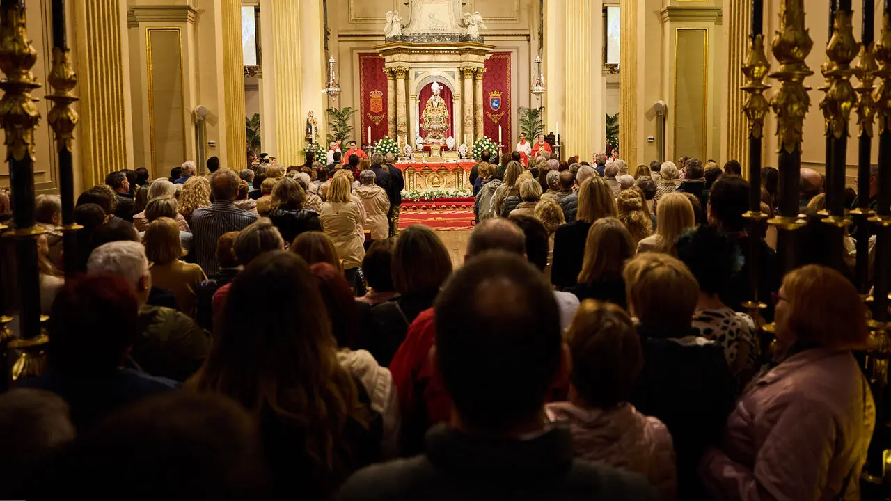 Misa del 5 de mayo en la Capilla de San Ferm&iacute;n de la iglesia de San Lorenzo con motivo del quinto pelda&ntilde;o de la escalera sanferminera de 2026. I&Ntilde;IGO ALZUGARAY