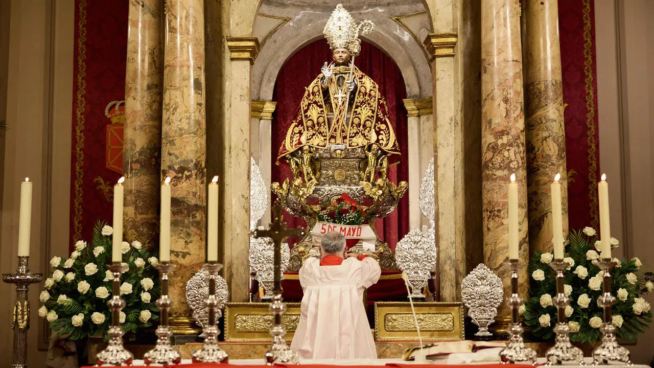 Misa del 5 de mayo en la Capilla de San Ferm&iacute;n de la iglesia de San Lorenzo con motivo del quinto pelda&ntilde;o de la escalera sanferminera de 2026. I&Ntilde;IGO ALZUGARAY
