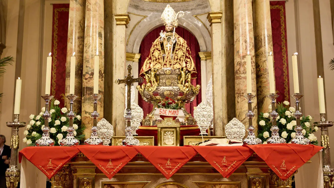 Misa del 5 de mayo en la Capilla de San Ferm&iacute;n de la iglesia de San Lorenzo con motivo del quinto pelda&ntilde;o de la escalera sanferminera de 2026. I&Ntilde;IGO ALZUGARAY