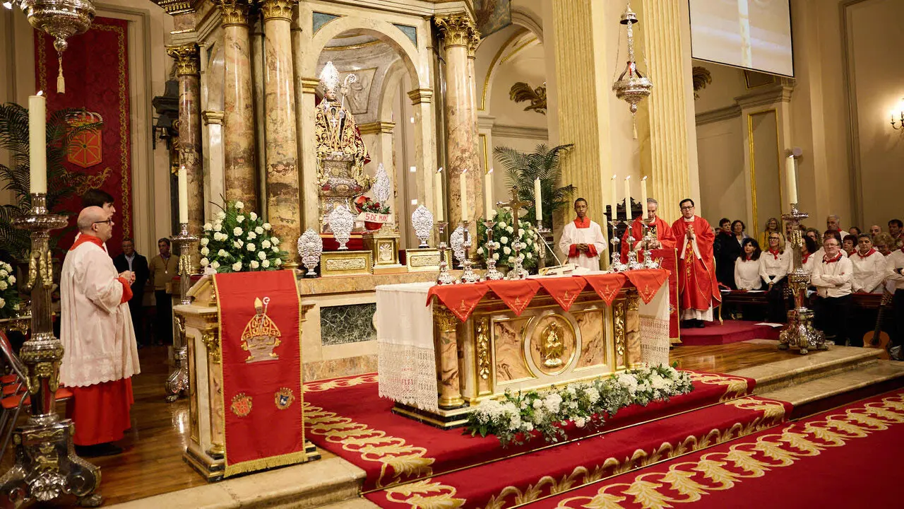 Misa del 5 de mayo en la Capilla de San Ferm&iacute;n de la iglesia de San Lorenzo con motivo del quinto pelda&ntilde;o de la escalera sanferminera de 2026. I&Ntilde;IGO ALZUGARAY