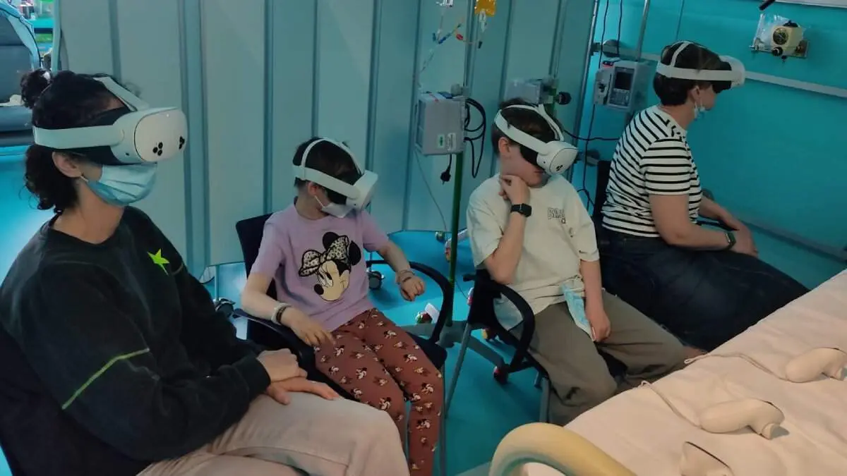 Las sesiones se realizan en grupos reducidos y combinan realidad virtual con elementos naturales para reforzar la sensaci&oacute;n de inmersi&oacute;n.