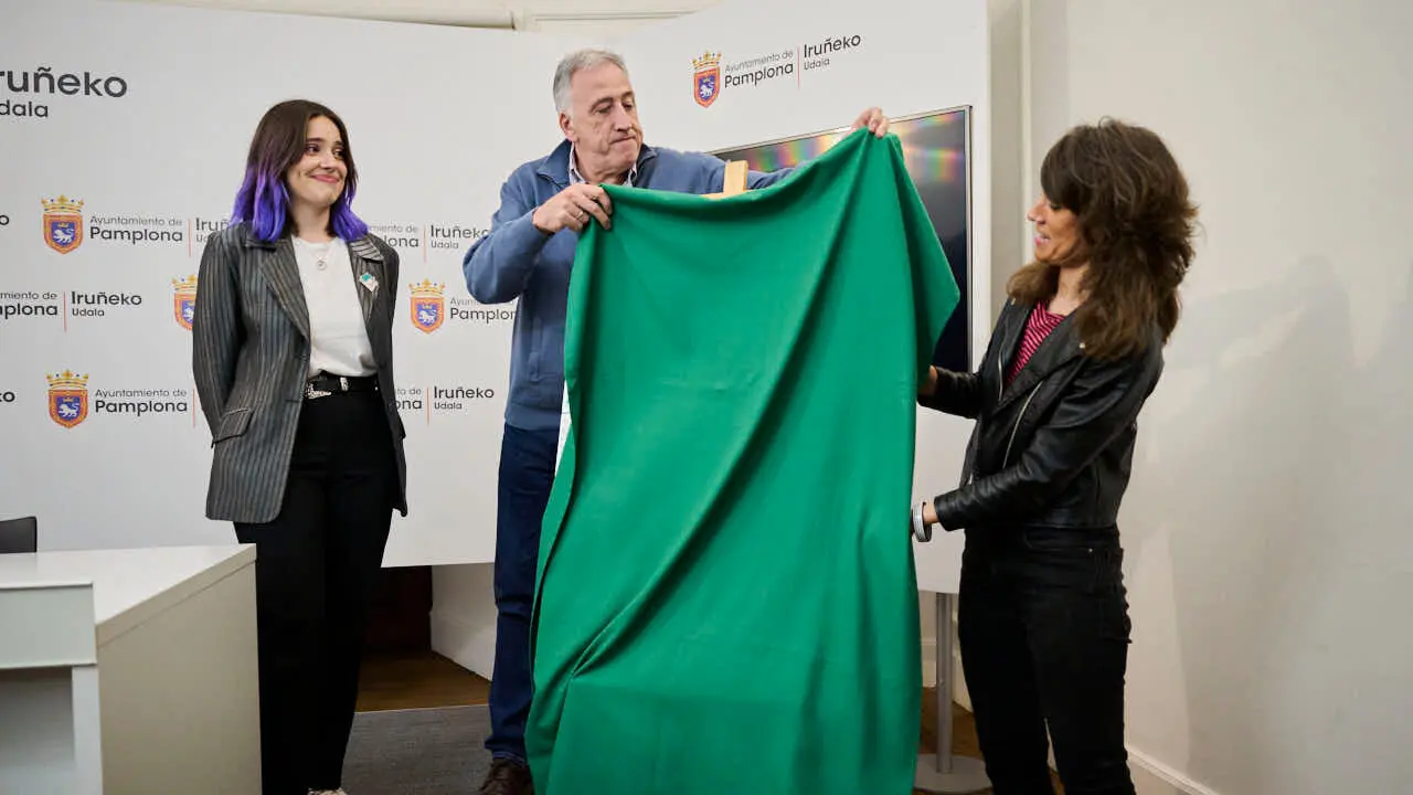Marta Garatea, autora del cartel de las fiestas de San Ferm&iacute;n 2026. PABLO LASAOSA