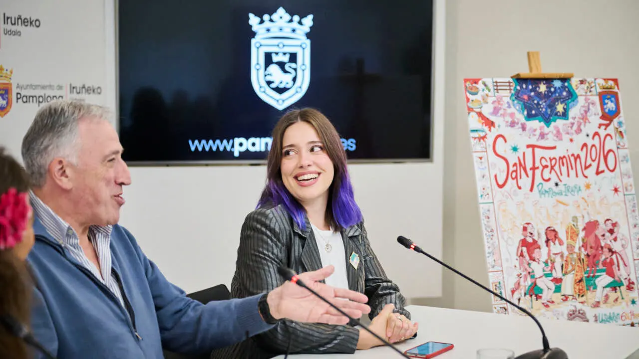 Marta Garatea, autora del cartel de las fiestas de San Ferm&iacute;n 2026. PABLO LASAOSA