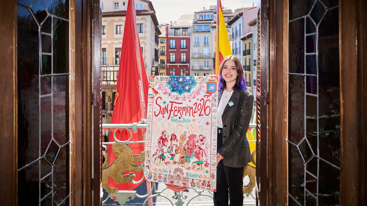 Marta Garatea, autora del cartel de las fiestas de San Ferm&iacute;n 2026. PABLO LASAOSA