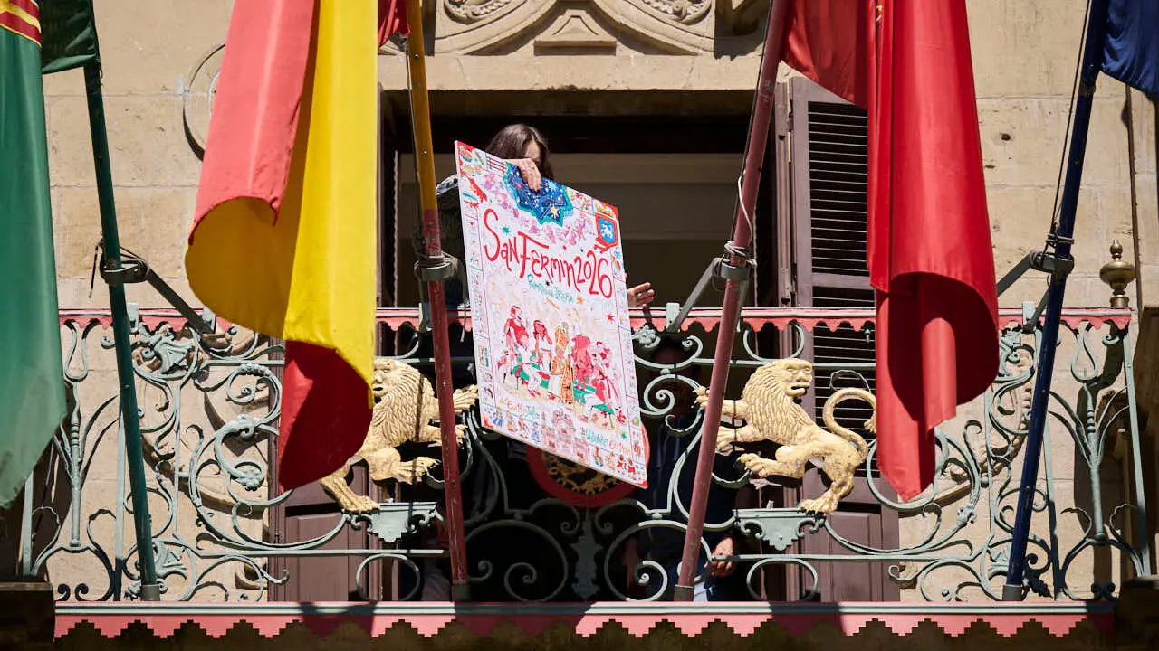 Marta Garatea, autora del cartel de las fiestas de San Ferm&iacute;n 2026. PABLO LASAOSA