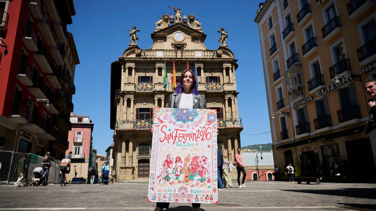 Marta Garatea, autora del cartel de las fiestas de San Ferm&iacute;n 2026. PABLO LASAOSA