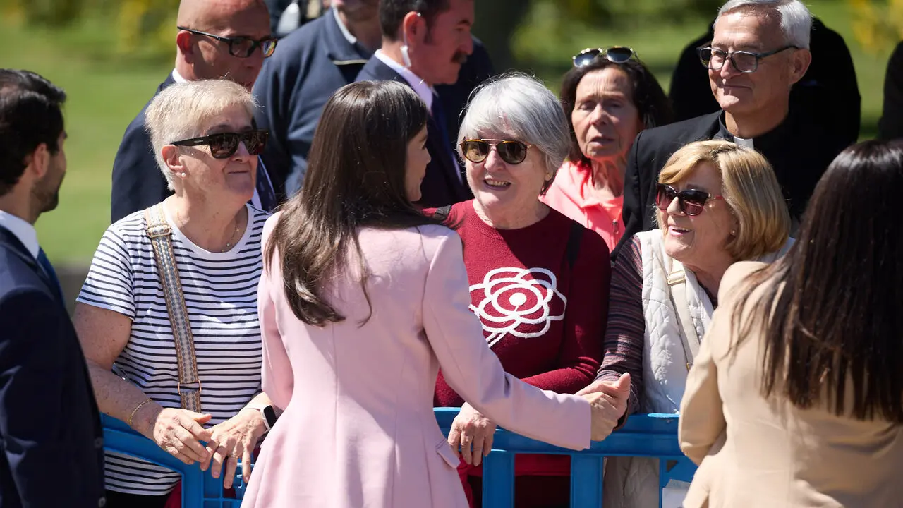 La Reina Letizia visita Pamplona para presidir el acto de conmemoraci&oacute;n del D&iacute;a Mundial de la Cruz Roja y de la Media Luna Roja, en el Museo Universidad de Navarra. I&Ntilde;IGO ALZUGARAY